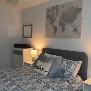 Holiday home Pleasure House